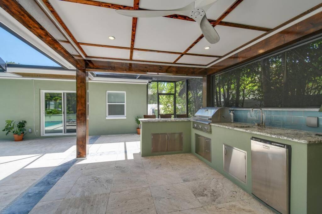Luxury In The Heart Of South & Pool! Holiday home Tampa