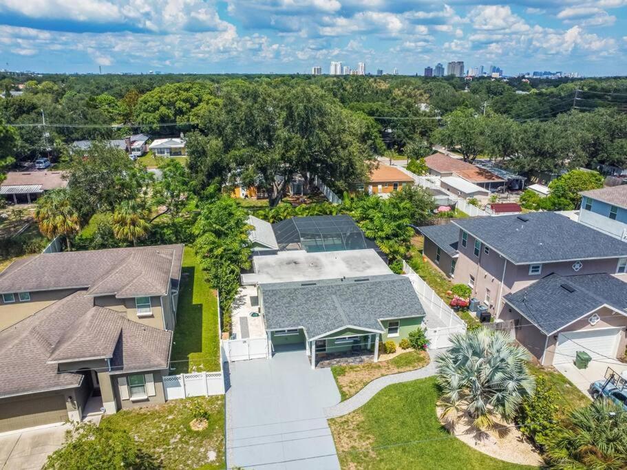 Holiday home Luxury In The Heart Of South & Pool!