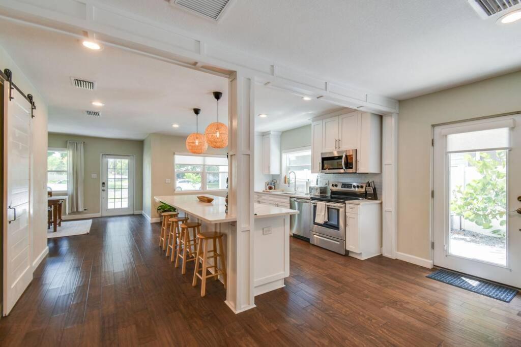 Holiday home Luxury In The Heart Of South & Pool! Tampa