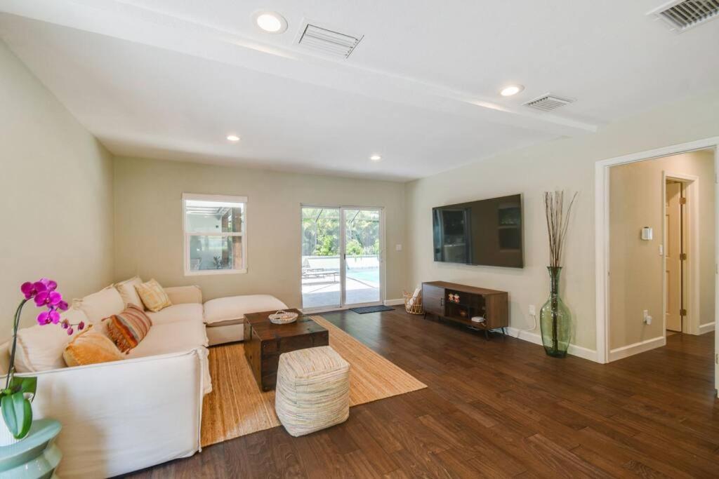 Luxury In The Heart Of South & Pool! * Tampa