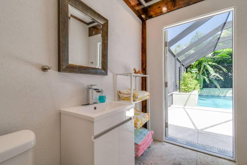 Luxury In The Heart Of South & Pool! Holiday home *