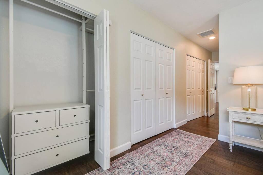 Luxury In The Heart Of South & Pool! *