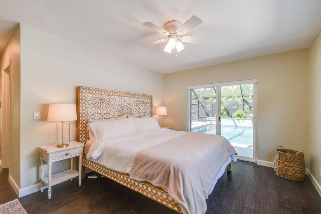 Luxury In The Heart Of South & Pool! Holiday home